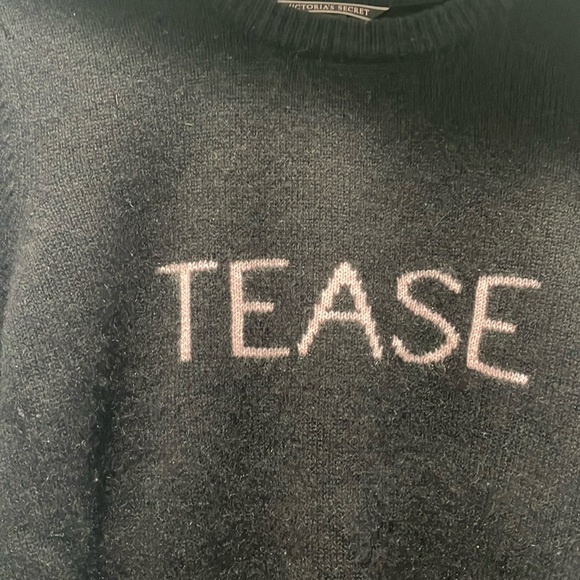 Victoria’s Secret cashmere Tease sweater black large - Picture 3 of 6
